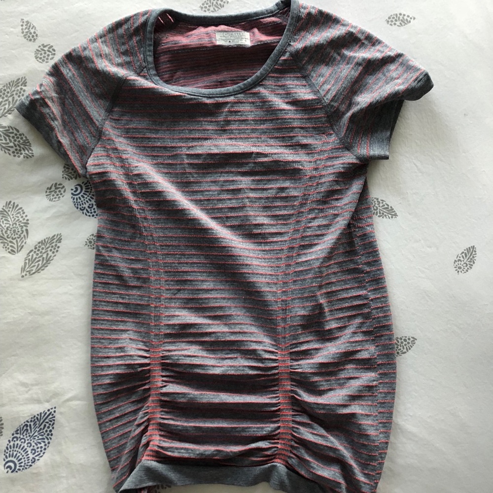 Fitted Athleta T shirt